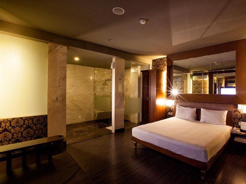 108 Hotel By Him Jakarta Luaran gambar