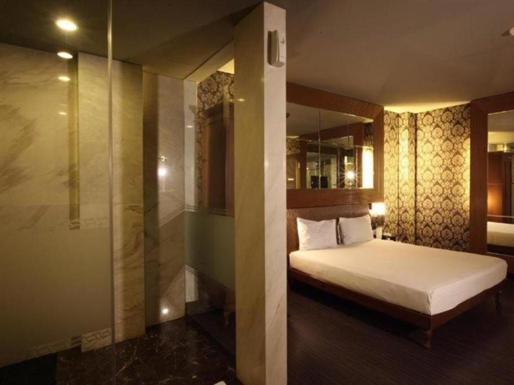 108 Hotel By Him Jakarta Luaran gambar
