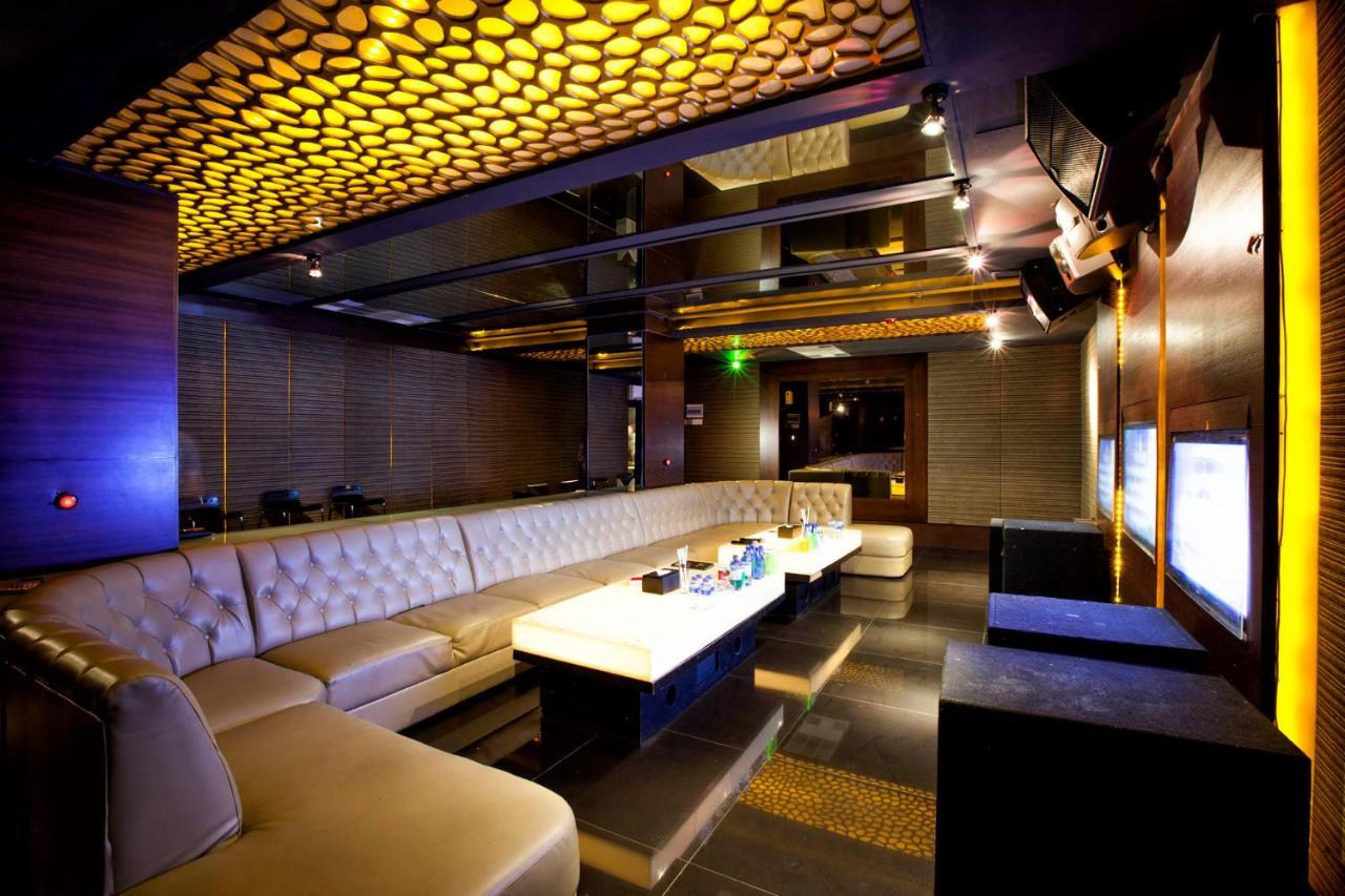 108 Hotel By Him Jakarta Luaran gambar