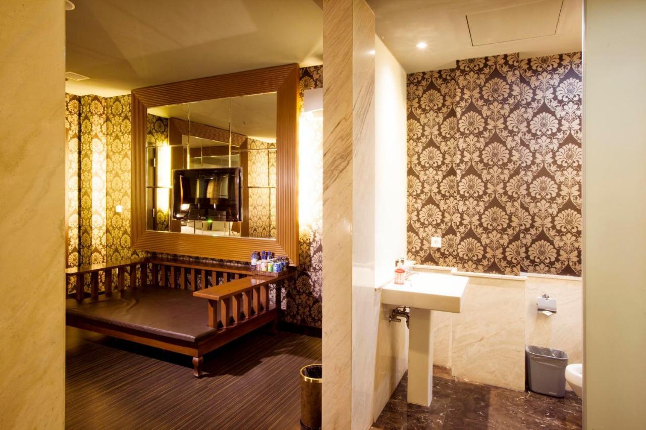 108 Hotel By Him Jakarta Luaran gambar