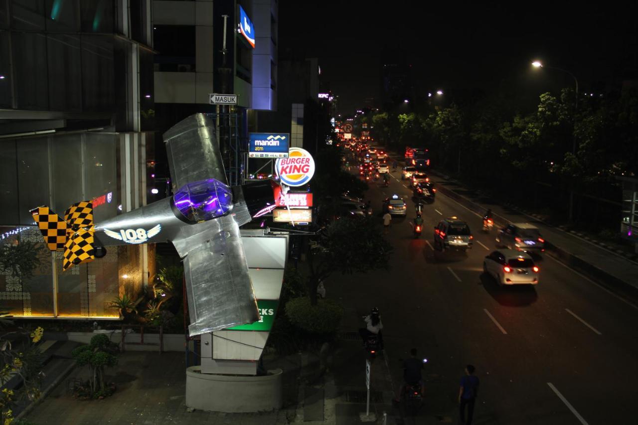 108 Hotel By Him Jakarta Luaran gambar